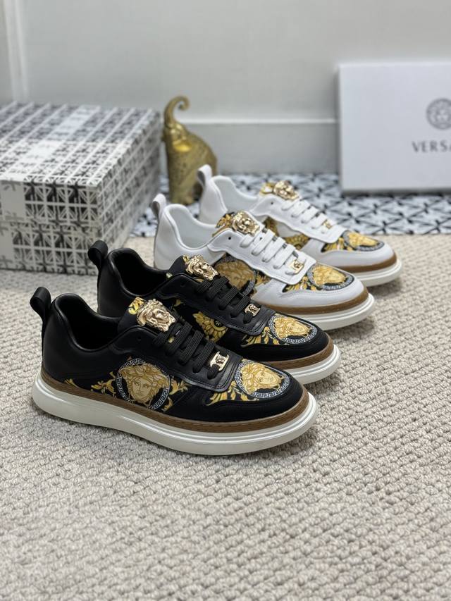 出厂价 实价 时尚潮流-范思哲 Versace-范思哲 官网最新款休闲时尚中帮男鞋爆款版型简洁大气 潮男专属.独有的官网最新品牌元素时尚又大方，原版牛皮材质制造